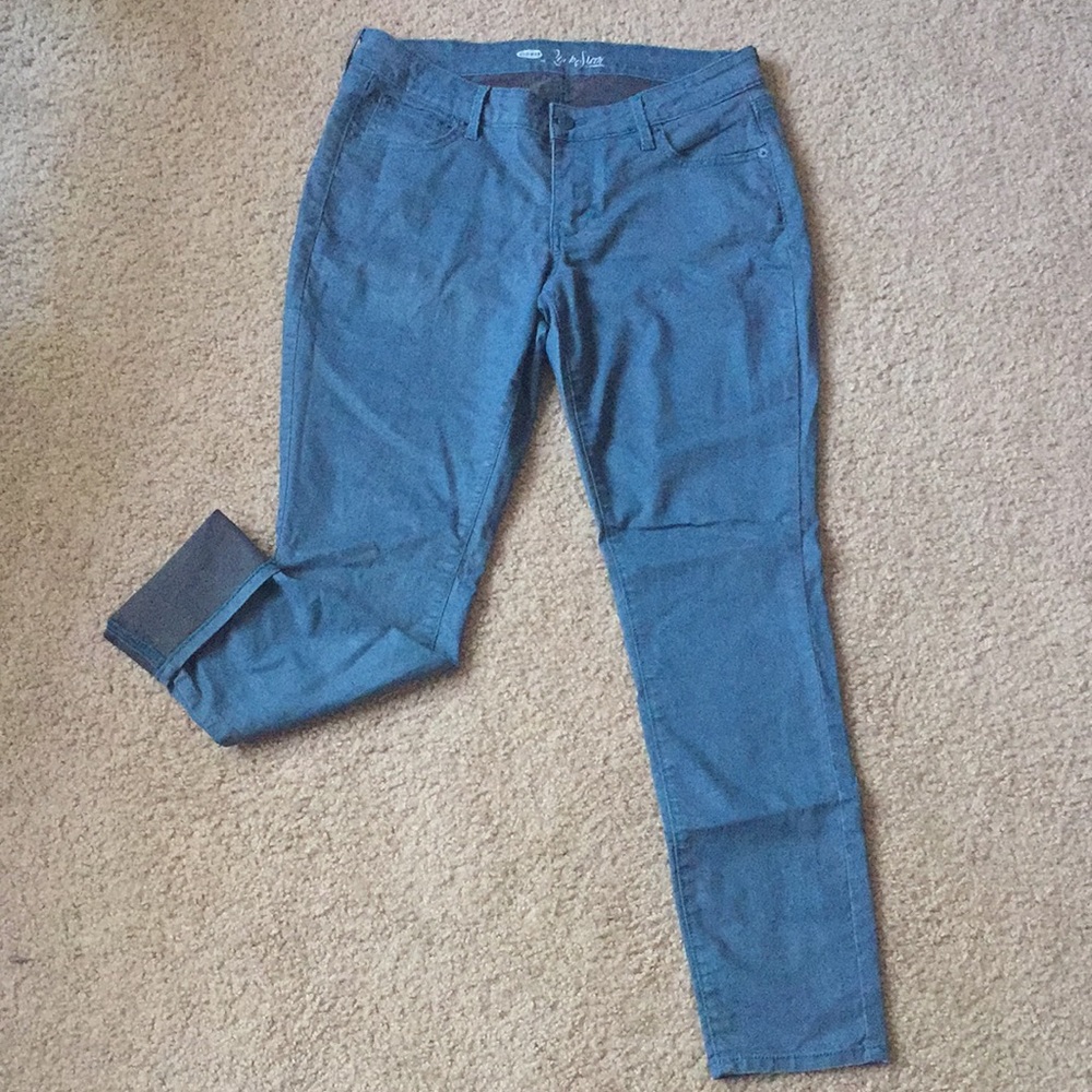 Old Navy Rockstar jeans in color TEAL.